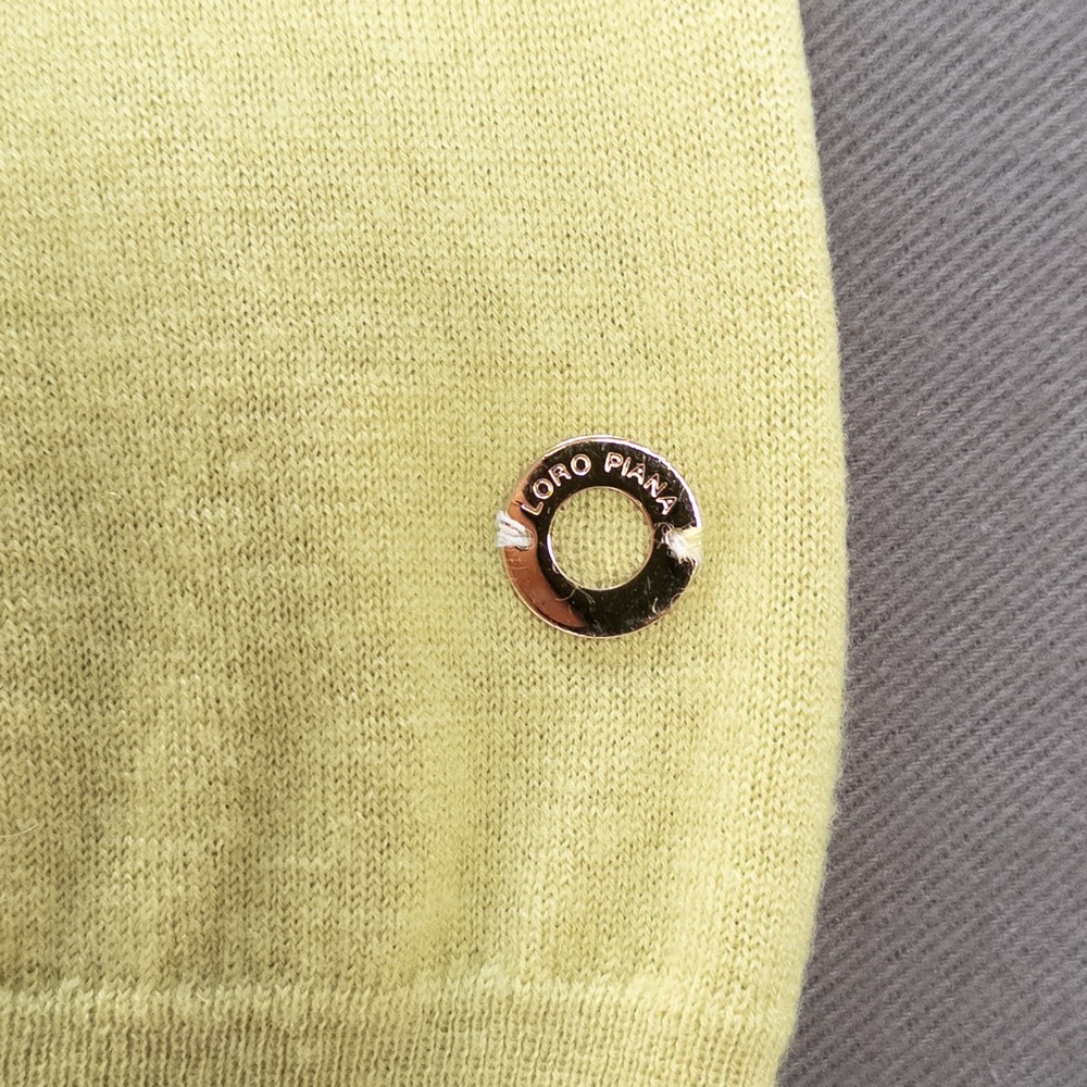 Cashmere Loro Piana vintage short sleeve top, yellow w/ goldtone branding detail - Picture 5 of 10